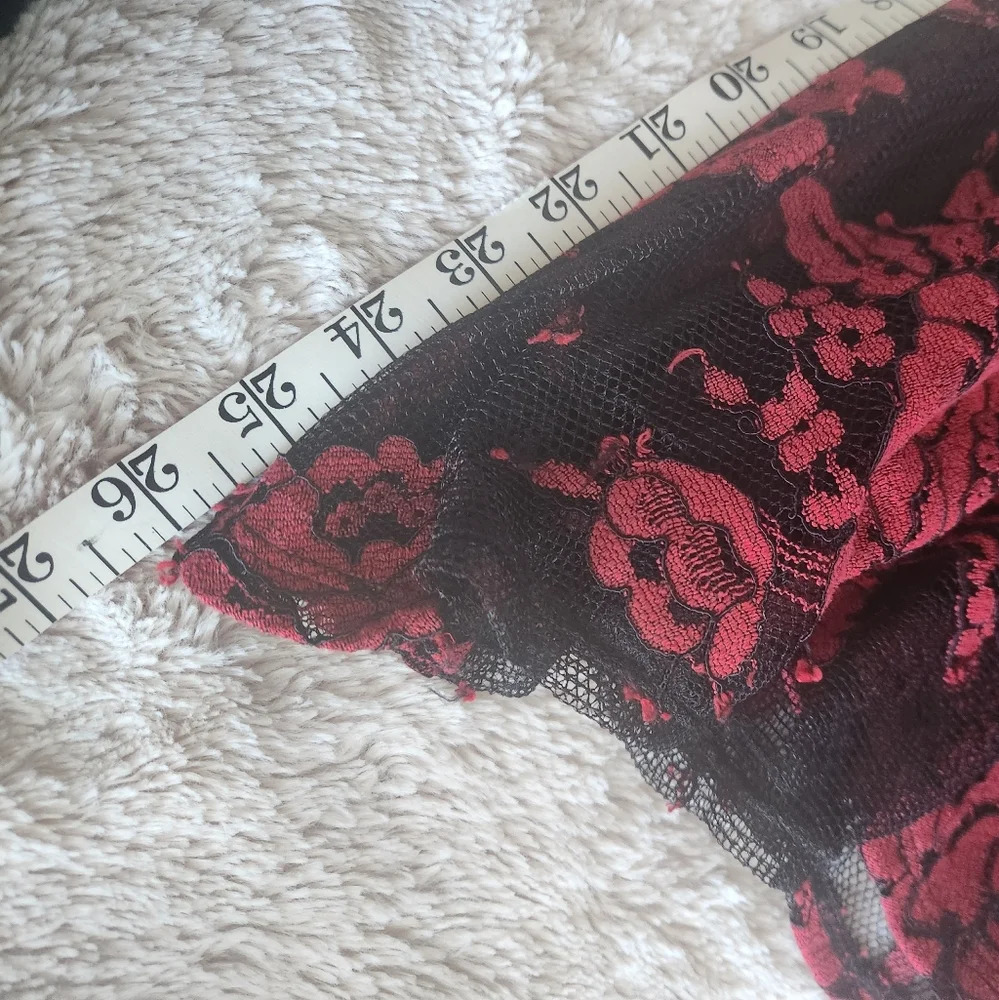 EUC Sz 5 Sleeveless Black Lace Dress With Roses - Picture 7 of 7